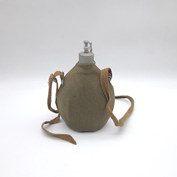 Italian WWII Canteen M1935 - Picture 1 of 10